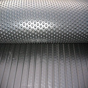 Win 4 x Bubble Topped Stable Mats